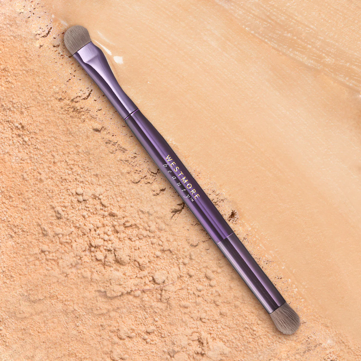 Charcoal-Infused Concealer Brush - Image 3